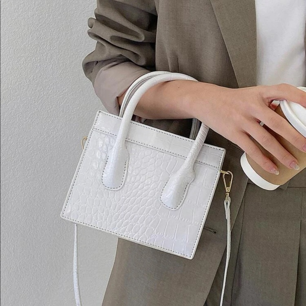 Alligator Structured Hand Bag - image 5